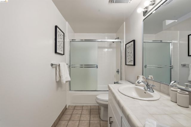 6416 Valley View Rd, Oakland, CA 94611