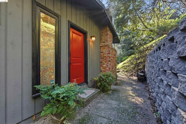 6416 Valley View Rd, Oakland, CA 94611