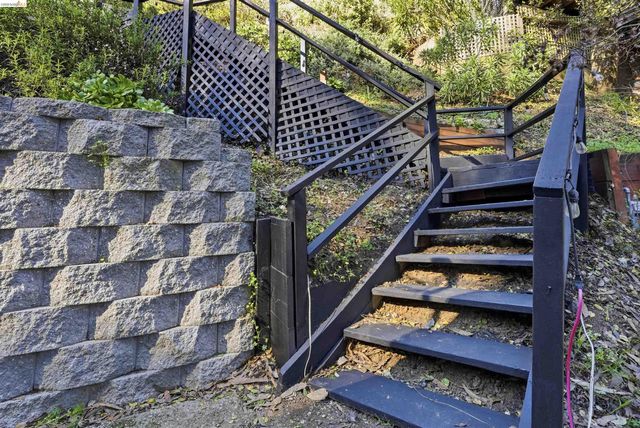 6416 Valley View Rd, Oakland, CA 94611