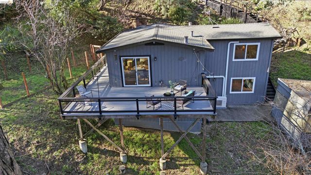 6416 Valley View Rd, Oakland, CA 94611