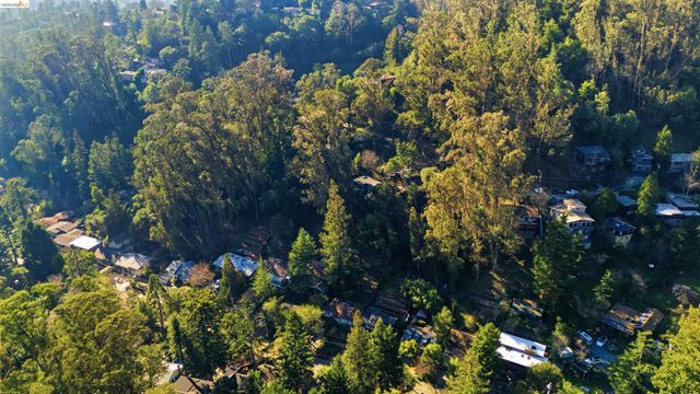 6416 Valley View Rd, Oakland, CA 94611