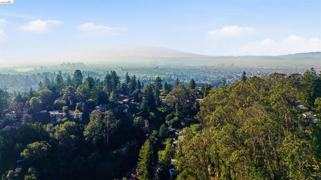 6416 Valley View Rd, Oakland, CA 94611