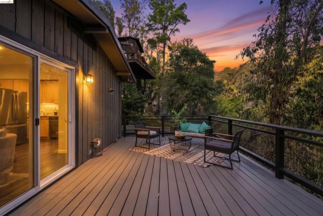 6416 Valley View Rd, Oakland, CA 94611