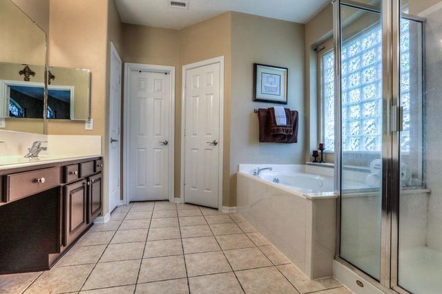 75 W Prairie Dawn Circle, The Woodlands, TX 77385