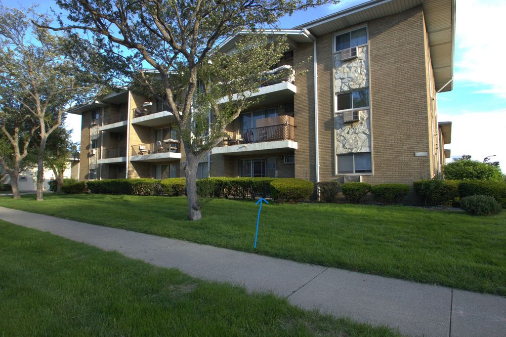 4755 W 101st Street 101, Oak Lawn, IL 60453