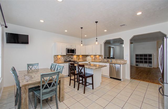 24135 Pinecreek Point, Spring, TX 77373