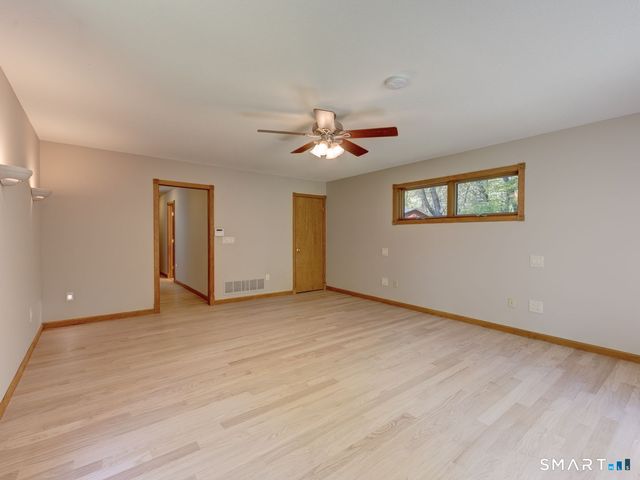 123 Round Hill Road, Middletown, CT 06457