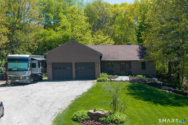 123 Round Hill Road, Middletown, CT 06457