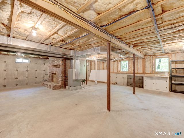 123 Round Hill Road, Middletown, CT 06457