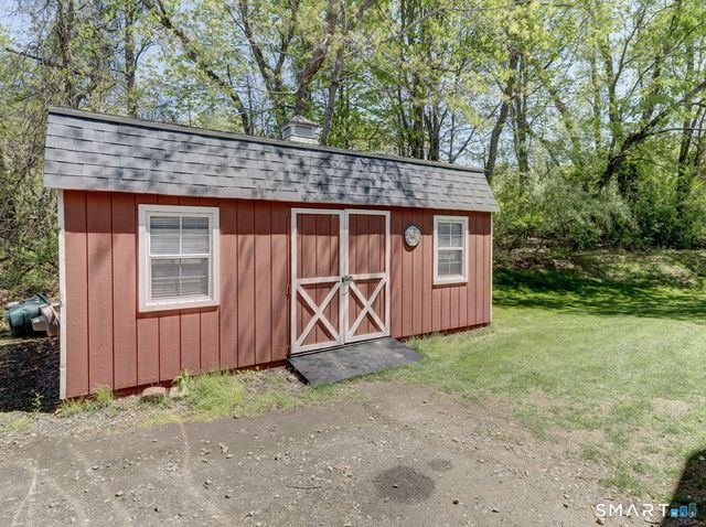 123 Round Hill Road, Middletown, CT 06457