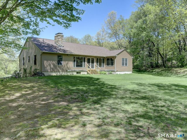 123 Round Hill Road, Middletown, CT 06457