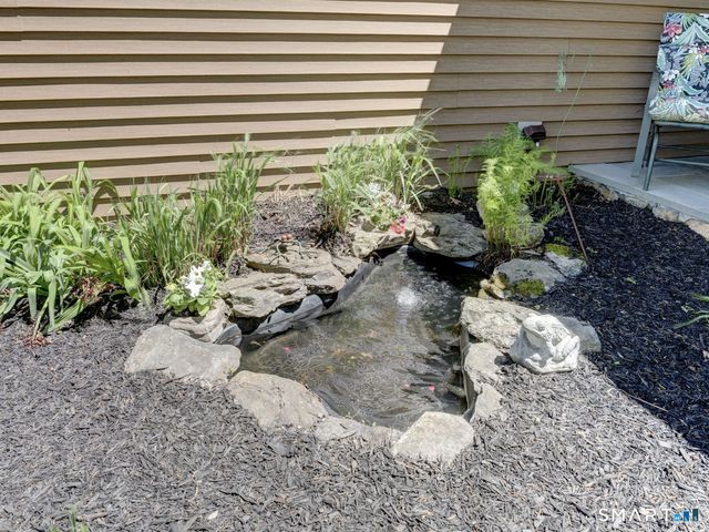123 Round Hill Road, Middletown, CT 06457
