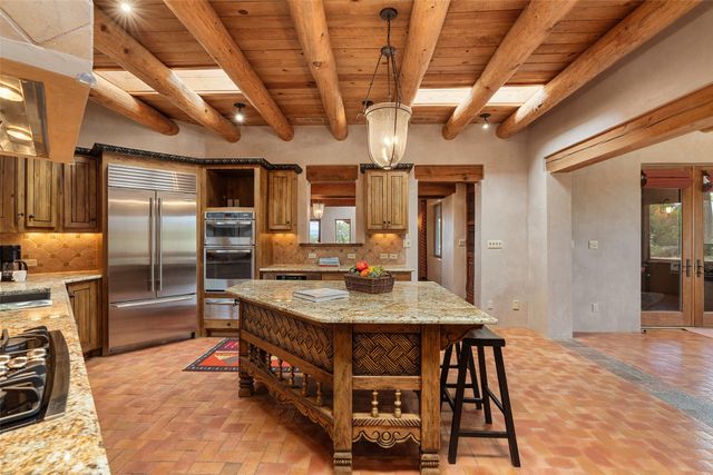 22 Paseo Aragon, Santa Fe, NM 87506