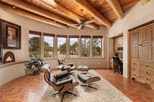 22 Paseo Aragon, Santa Fe, NM 87506