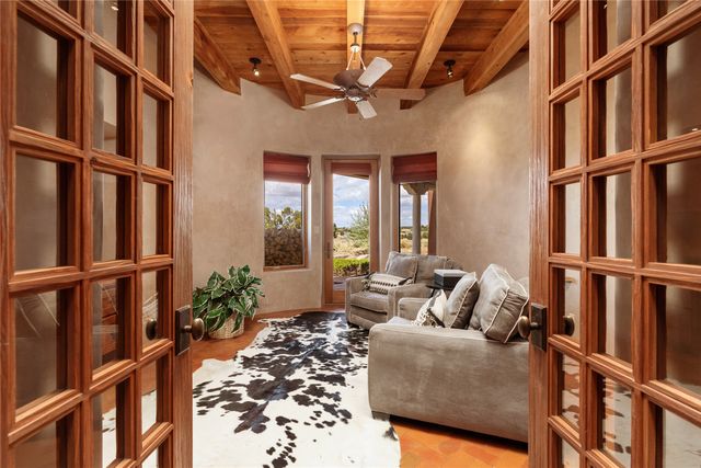 22 Paseo Aragon, Santa Fe, NM 87506