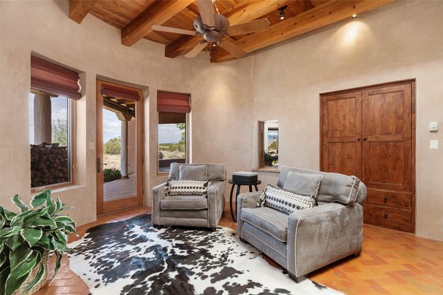 22 Paseo Aragon, Santa Fe, NM 87506