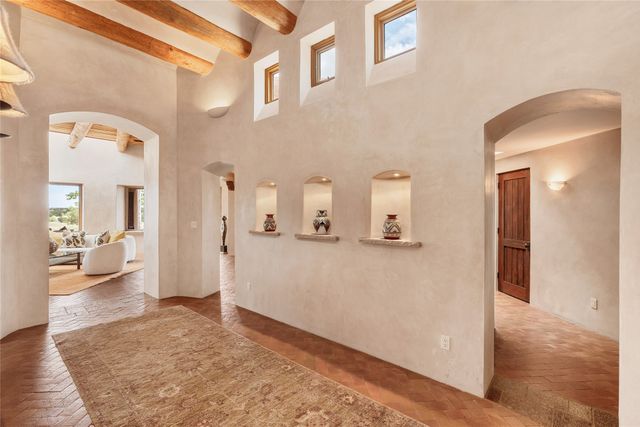 22 Paseo Aragon, Santa Fe, NM 87506