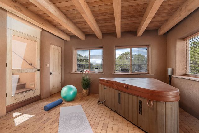 22 Paseo Aragon, Santa Fe, NM 87506