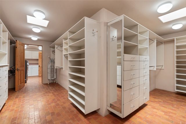 22 Paseo Aragon, Santa Fe, NM 87506