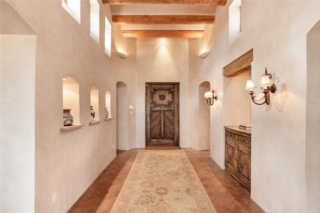 22 Paseo Aragon, Santa Fe, NM 87506