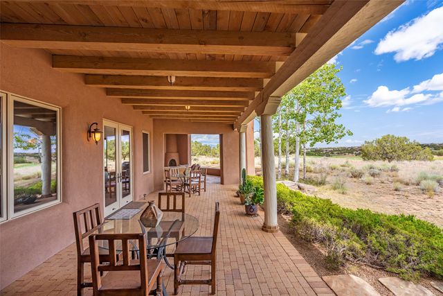 22 Paseo Aragon, Santa Fe, NM 87506