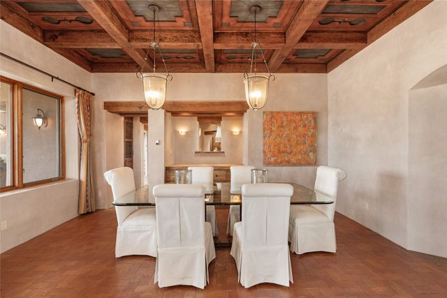 22 Paseo Aragon, Santa Fe, NM 87506