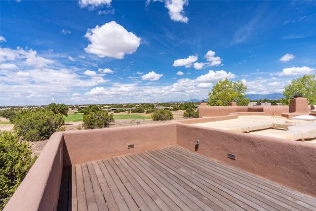 22 Paseo Aragon, Santa Fe, NM 87506