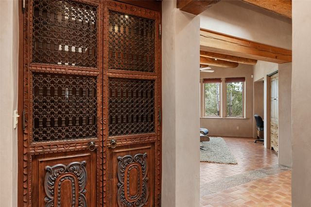 22 Paseo Aragon, Santa Fe, NM 87506