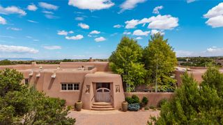22 Paseo Aragon, Santa Fe, NM 87506