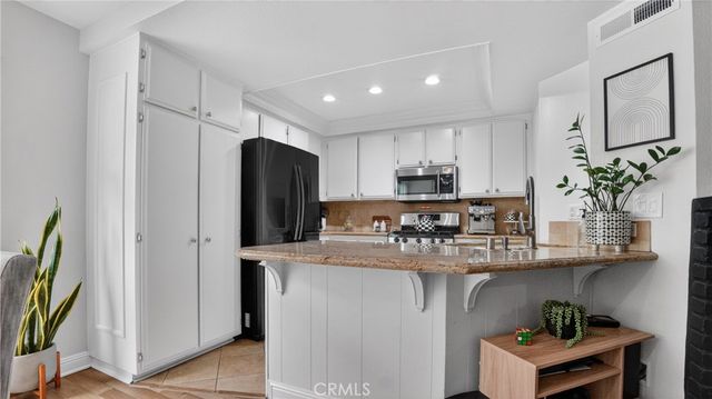 9925 Variel Avenue 26, Chatsworth, CA 91311