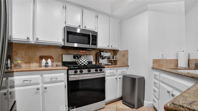 9925 Variel Avenue 26, Chatsworth, CA 91311