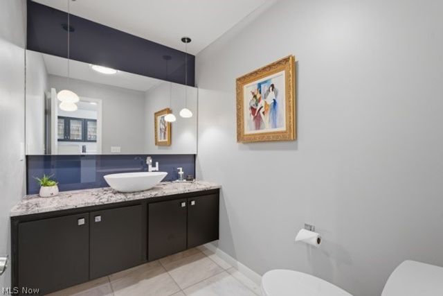 100 Basswood Lane, Moreland Hills, OH 44022