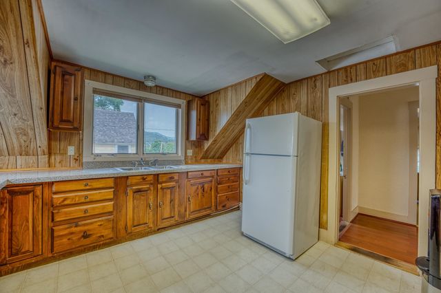 134 Cottage Street, Littleton, NH 03561