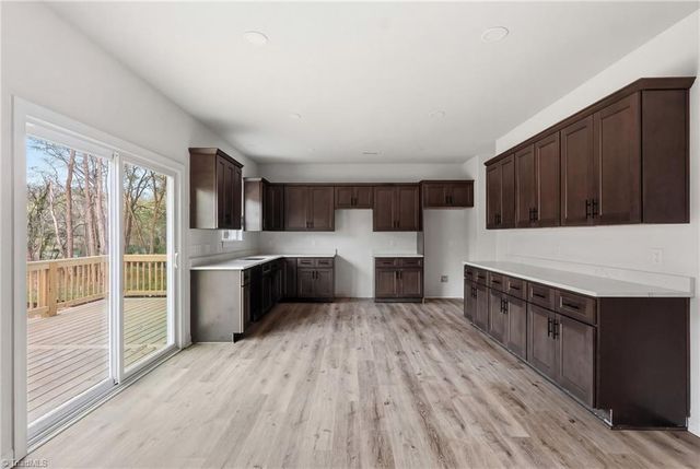 141 Hickory Creek Court, Winston-salem, NC 27107