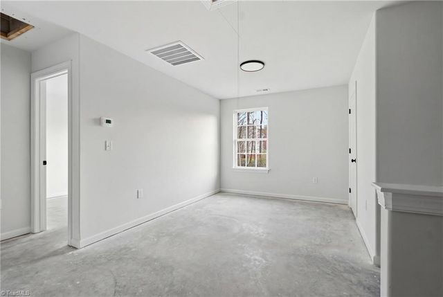 141 Hickory Creek Court, Winston-salem, NC 27107