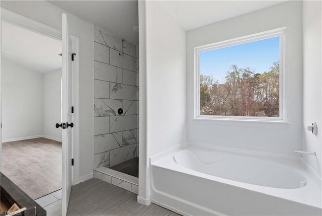 141 Hickory Creek Court, Winston-salem, NC 27107