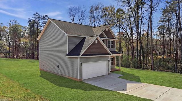 141 Hickory Creek Court, Winston-salem, NC 27107