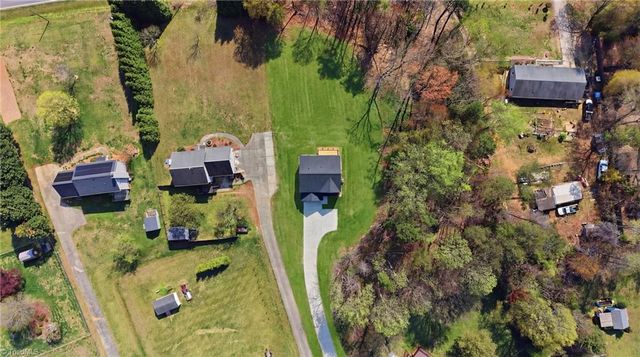 141 Hickory Creek Court, Winston-salem, NC 27107