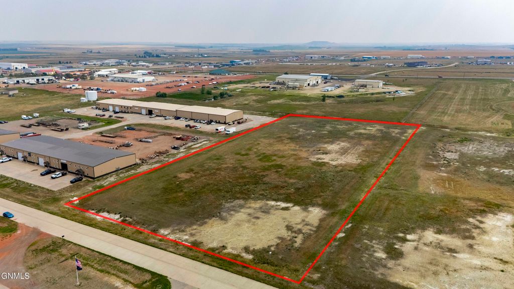 3228 111h Avenue SW, Dickinson, ND 58601 photo 1