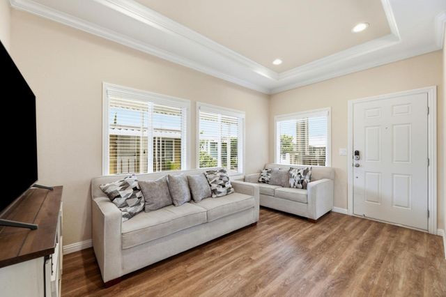 633 Shadow Creek Drive 586, San Jose, CA 95136