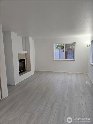 9925 S 242nd Place, Kent, WA 98030