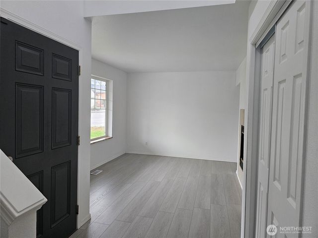 9925 S 242nd Place, Kent, WA 98030