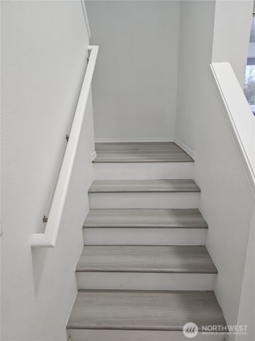 9925 S 242nd Place, Kent, WA 98030