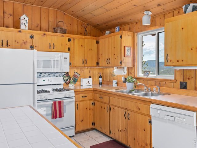 839 Ski Rd, Allenspark, CO 80510
