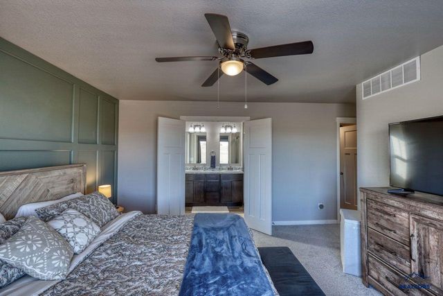 404 HENRY POTTER RD, Box Elder, SD 57719