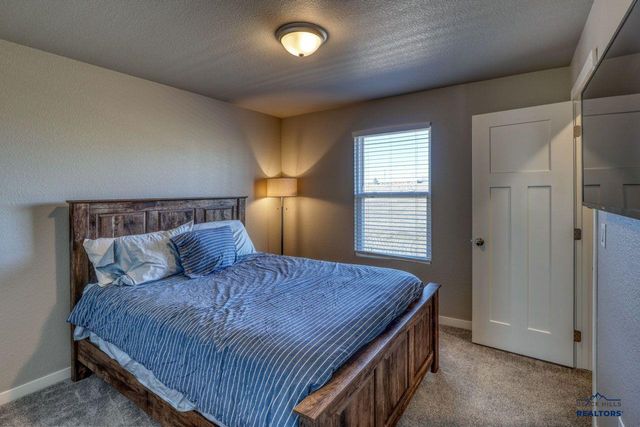 404 HENRY POTTER RD, Box Elder, SD 57719