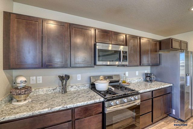404 HENRY POTTER RD, Box Elder, SD 57719