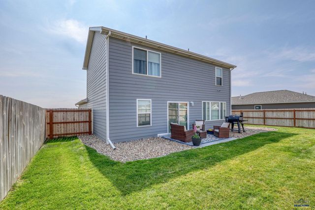 404 HENRY POTTER RD, Box Elder, SD 57719