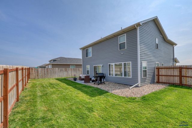 404 HENRY POTTER RD, Box Elder, SD 57719