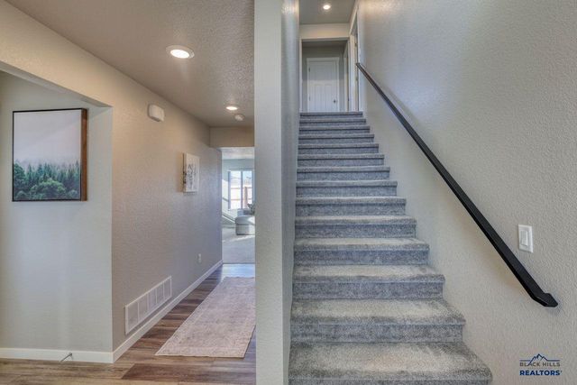 404 HENRY POTTER RD, Box Elder, SD 57719